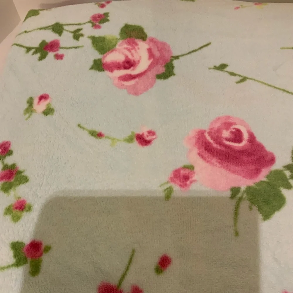 Beautiful Floral Shabby Chic Bath Sheet